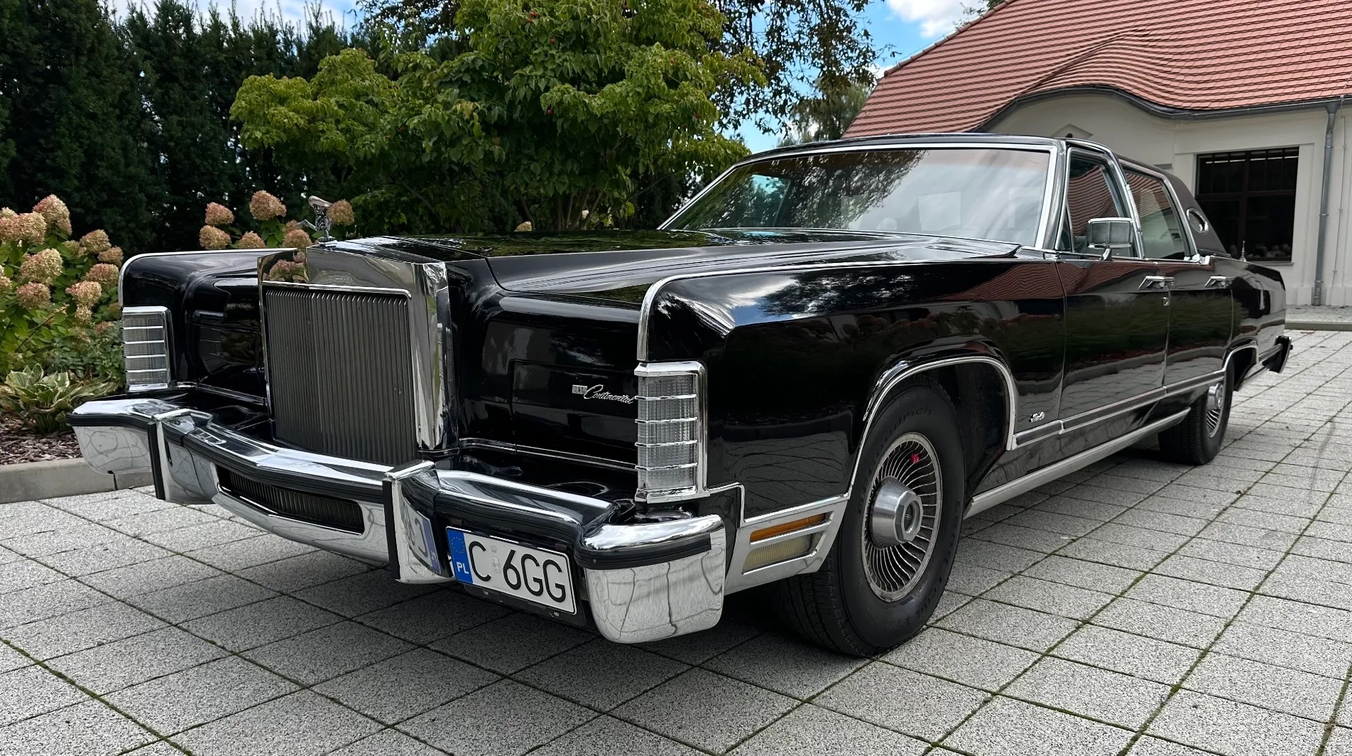 Image of Lincoln Continental